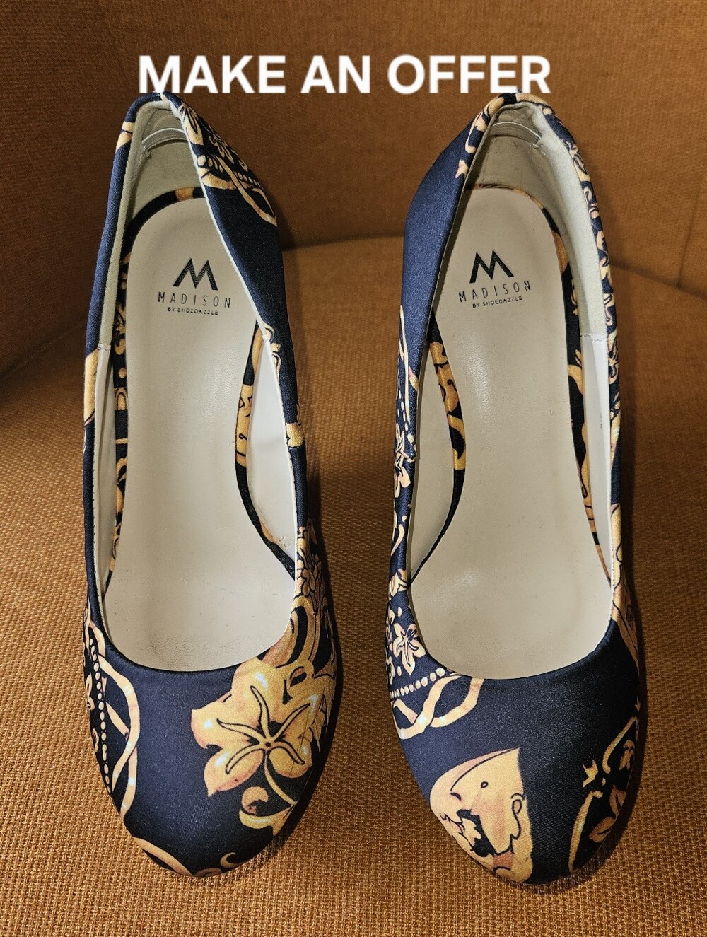 MADISON by SHOE DAZZLER Miya Platform Wedge Pumps Black and Gold Print Sz 8.5